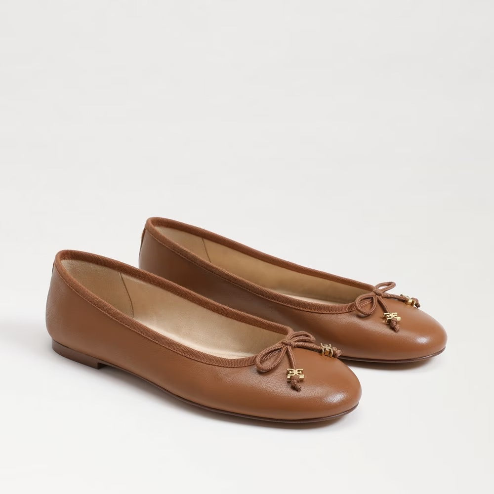 An Unlikely Pear | Women's Shoes | Jacksonville, Florida